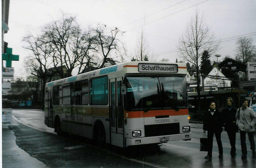 (027'912) - ASS Schleitheim - Nr. 2/SH 12'502 - Volvo/Hess (ex Nr. 12) am 16. November 1998 beim Bahnhof Schaffhausen