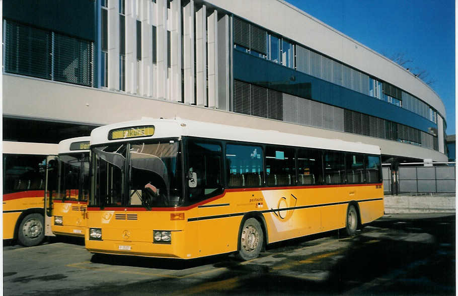 (028'412) - PTT-Regie - P 25'327 - Mercedes/R&J am 29. Dezember 1998 in Bern, Postautostation