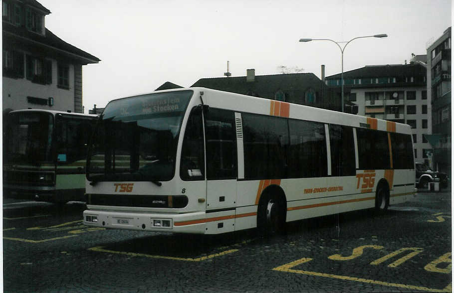 (029'229) - STI Thun - Nr. 8/BE 26'034 - Den Oudsten (ex TSG Blumenstein Nr. 8) am 6. Februar 1999 beim Bahnhof Thun