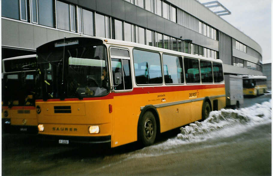 (029'329) - PTT-Regie - P 24'358 - Saurer/R&J am 16. Februar 1999 in Bern, Postautostation