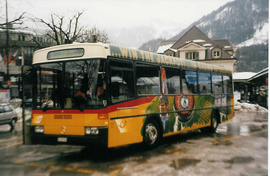 (029'421) - AAGI Interlaken - Nr. 39/BE 317'038 - Mercedes/R&J (ex P 25'303) am 21. Februar 1999 beim Bahnhof Interlaken West