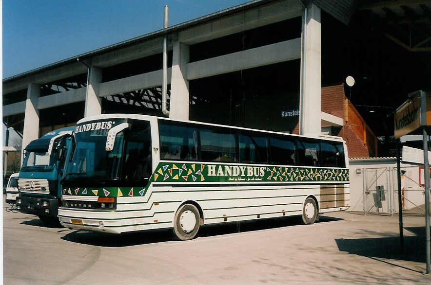 (030'525) - Aus Dnemark: Handybus - OU 95'461 - Setra am 1. April 1999 in Thun, Grabengut