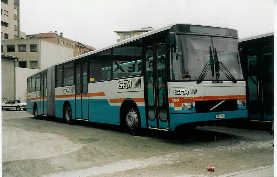 (030'622) - GFM Fribourg - Nr. 126/FR 390 - Volvo/Hess am 3. April 1999 in Fribourg, Garage