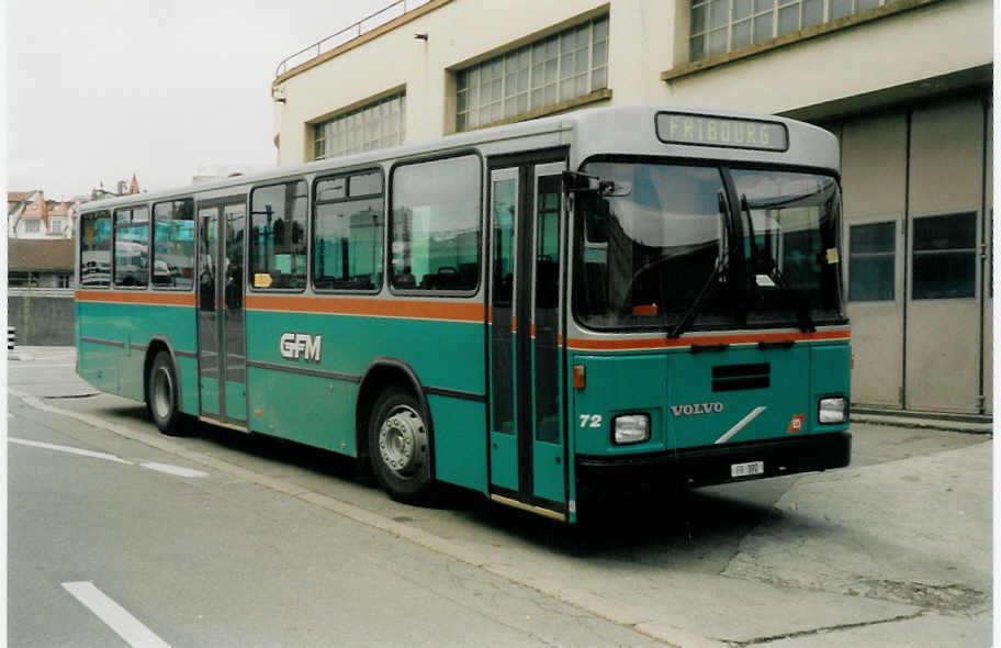(030'623) - GFM Fribourg - Nr. 72/FR 392 - Volvo/Lauber am 3. April 1999 in Fribourg, Garage