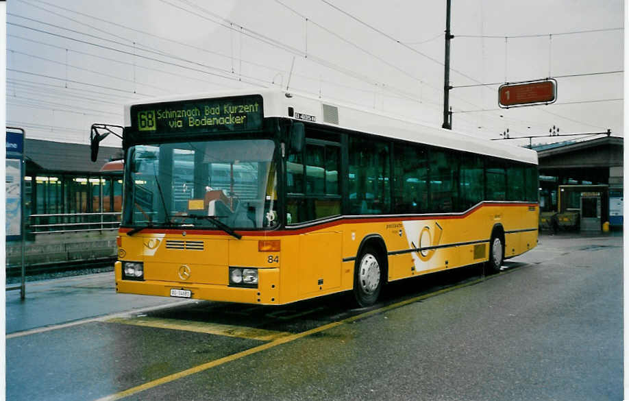 (030'914) - Voegtlin-Meyer, Brugg - Nr. 84/AG 14'681 - Mercedes am 18. April 1999 beim Bahnhof Brugg