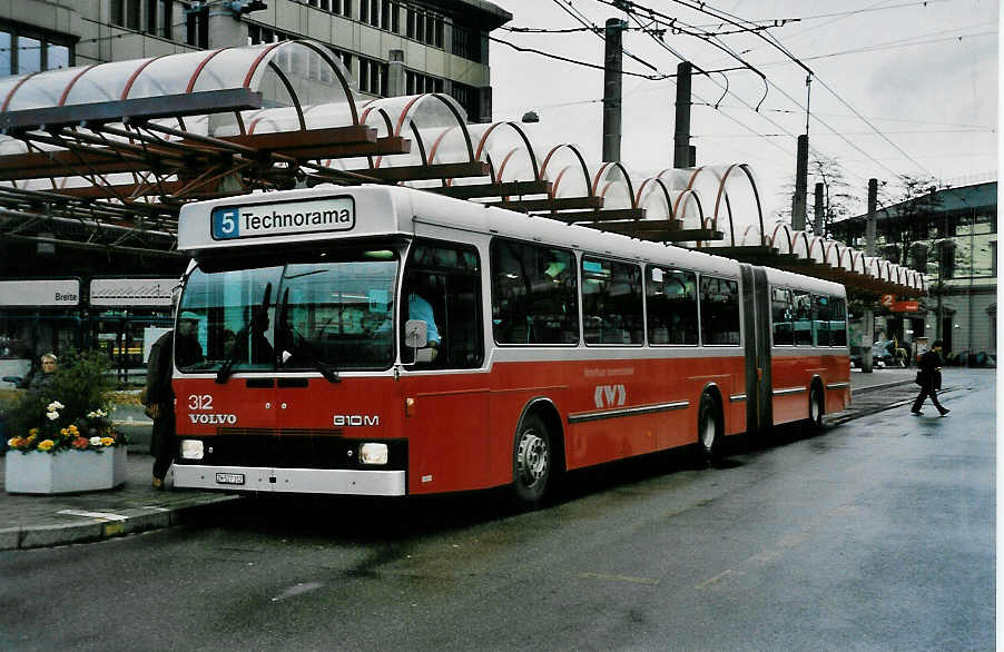 (031'002) - WV Winterthur - Nr. 312/ZH 527'312 - Volvo/Hess am 18. April 1999 beim Hauptbahnhof Winterthur