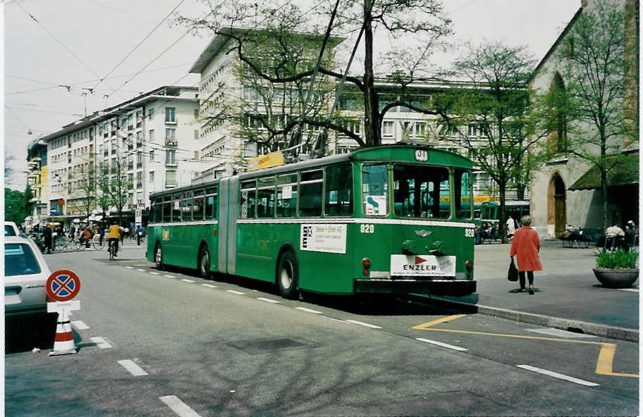 (031'132) - BVB Basel - Nr. 920 - FBW/FHS-Hess Gelenktrolleybus am 26. April 1999 in Basel, Claraplatz
