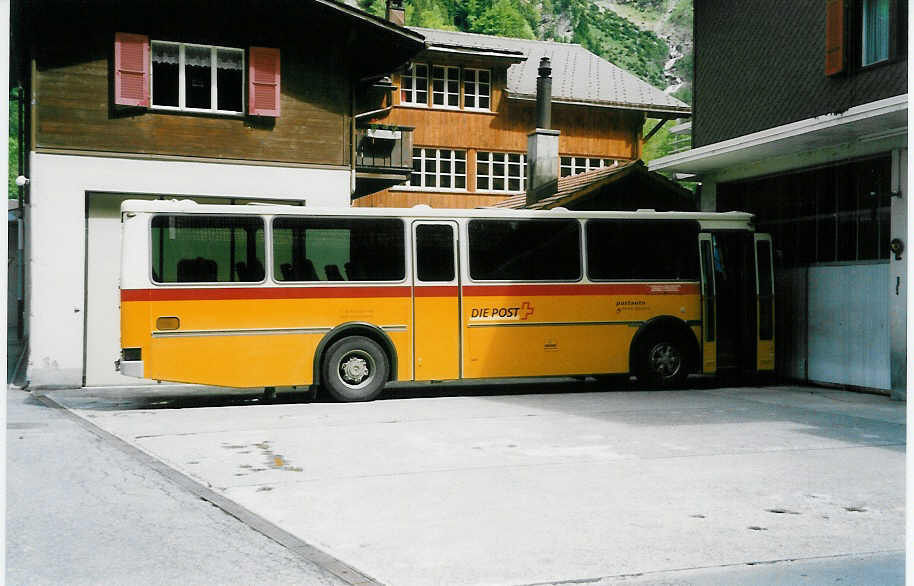 (031'606) - Schmocker, Stechelberg - Nr. 4/BE 155'720 - Saurer/R&J (ex Schmocker, Beatenberg Nr. 1) am 23. Mai 1999 in Stechelberg, Garage