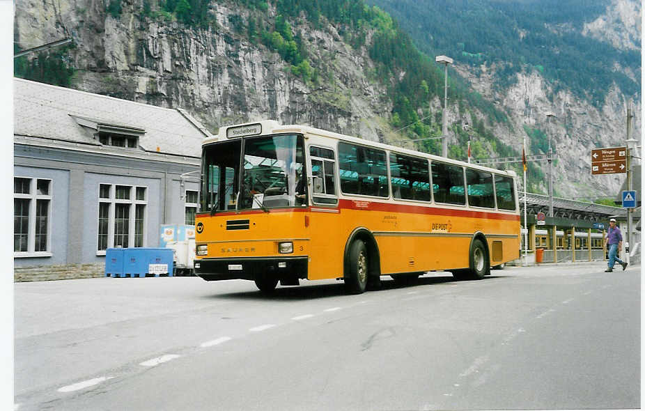 (031'612) - Schmocker, Stechelberg - Nr. 3/BE 203'025 - Saurer/R&J (ex Nr. 1; ex Gertsch, Stechelberg Nr. 1) am 23. Mai 1999 beim Bahnhof Lauterbrunnen