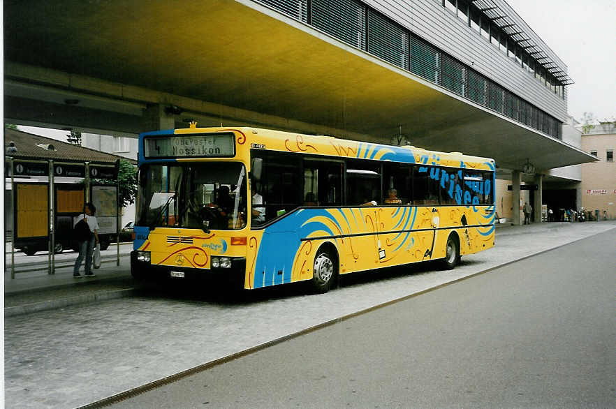 (032'424) - VZO Grningen - Nr. 26/ZH 198'726 - Mercedes am 26. Juni 1999 beim Bahnhof Uster