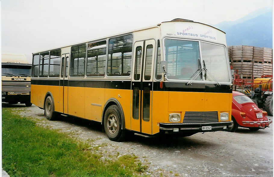 (032'701) - Beiner+Berther, Landquart - GR 82'147 - Saurer/R&J (ex P 25'567) am 26. Juni 1999 in Landquart, Fabriken