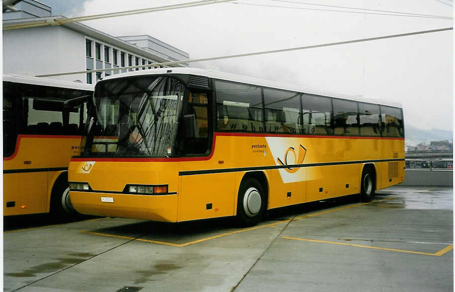 (032'724) - PTT-Regie - P 25'121 - Neoplan am 27. Juni 1999 in Chur, Postautostation