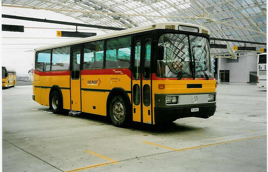 (032'732) - PTT-Regie - P 23'321 - Mercedes/FHS am 27. Juni 1999 in Chur, Postautostation