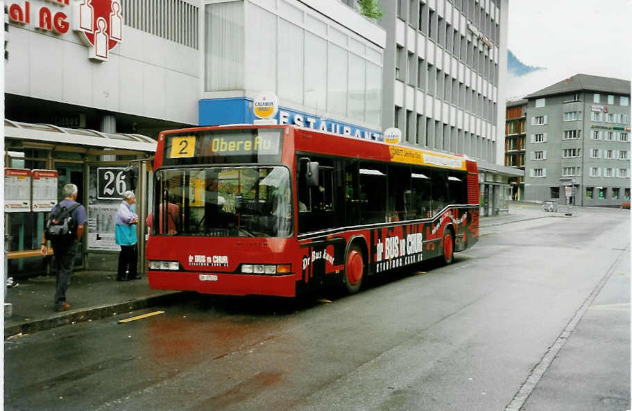 (032'904) - SBC Chur - Nr. 13/GR 97'513 - Neoplan am 27. Juni 1999 beim Bahnhof Chur