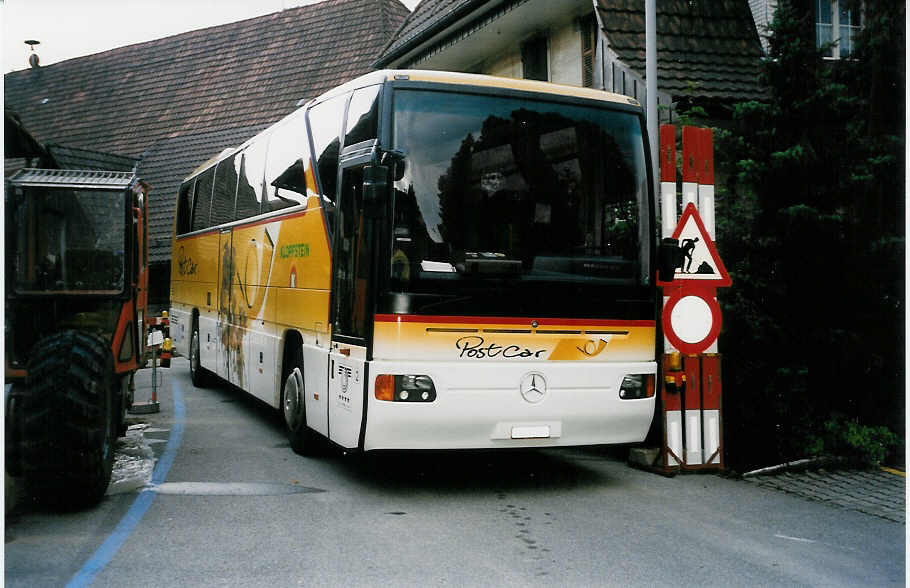 (033'017) - Klopfstein, Laupen - Nr. 2/BE 44'565 - Mercedes am 27. Juni 1999 in Grosshchstetten, Kramgasse