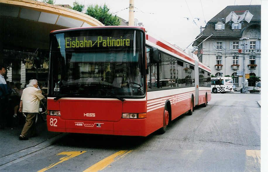 (033'135) - VB Biel - Nr. 82 - NAW/Hess Gelenktrolleybus am 5. Juli 1999 in Biel, Zentralplatz