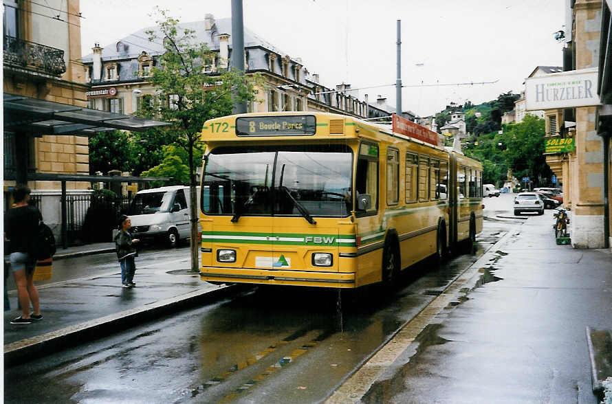 (033'309) - TN Neuchtel - Nr. 172 - FBW/Hess Gelenktrolleybus am 6. Juli 1999 in Neuchtel, Place Pury