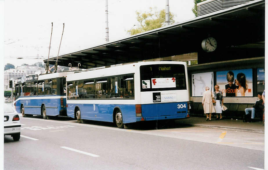 (034'311) - VBL Luzern - Nr. 304 - Lanz+Marti/Hess Personenanhnger am 13. Juli 1999 beim Bahnhof Luzern