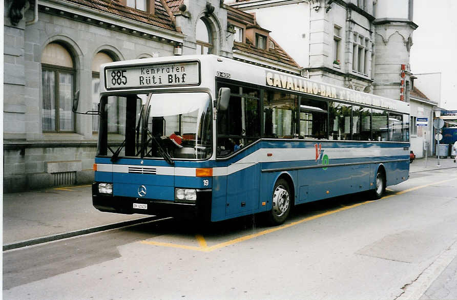 (034'701) - VZO Grningen - Nr. 19/ZH 41'419 - Mercedes am 19. Juli 1999 beim Bahnhof Rapperswil