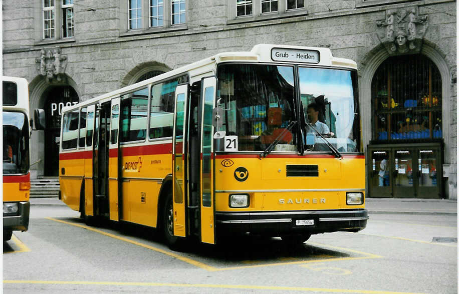 (034'804) - PTT-Regie - P 25'654 - Saurer/R&J am 19. Juli 1999 beim Bahnhof St. Gallen