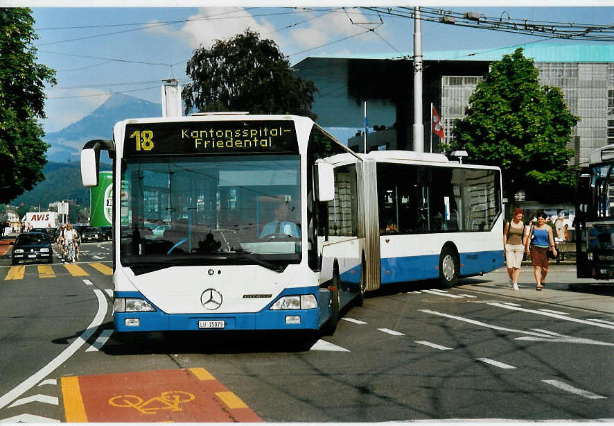 (034'921) - Heggli, Kriens - Nr. 709/LU 15'079 - Mercedes am 26. Juli 1999 beim Bahnhof Luzern