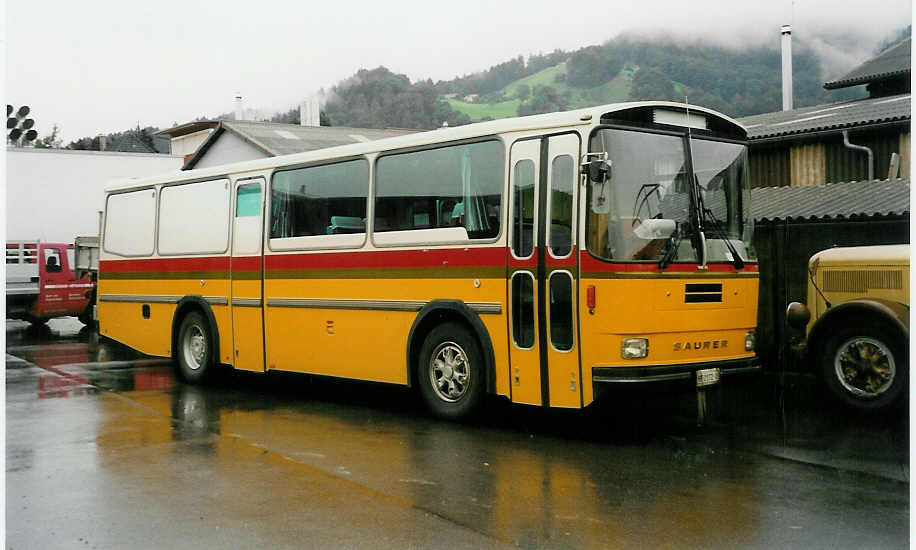 (035'322) - Segessenmann, Burgistein - BE 2172 U - Saurer/Tscher (ex P 24'229) am 20. August 1999 in Thun, Garage STI