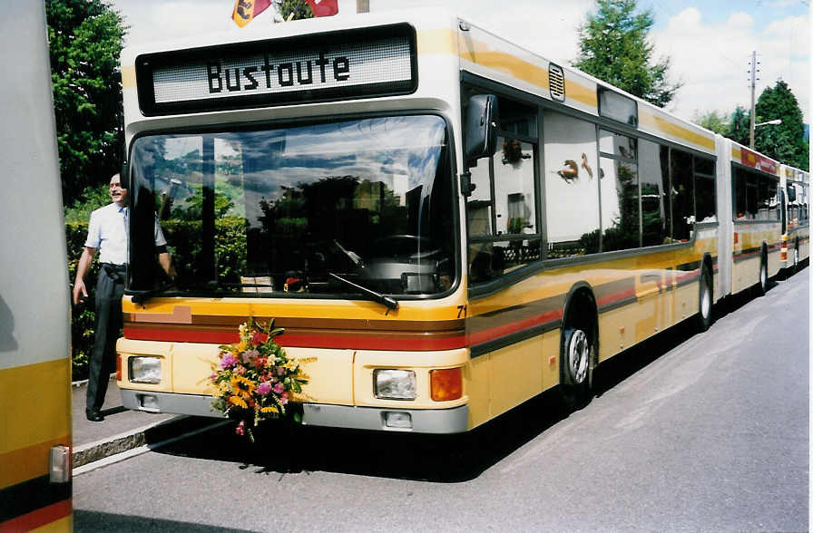 (035'330) - STI Thun - Nr. 71/BE 385'871 - MAN am 21. August 1999 in Thun-Lerchenfeld, Langestrasse