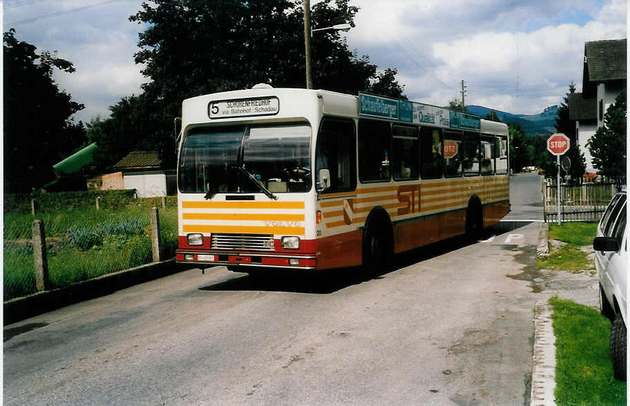 (035'409) - STI Thun - Nr. 20/BE 419'020 - Volvo/Lauber (ex SAT Thun Nr. 20) am 21. August 1999 in Thun-Lerchenfeld, Langestrasse