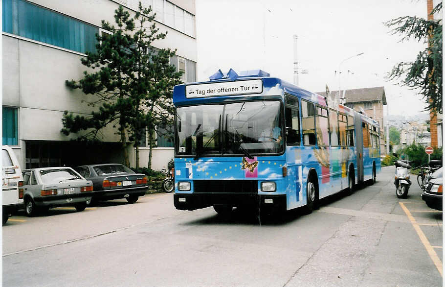 (035'631) - VBL Luzern - Nr. 199 - NAW/Hess Gelenktrolleybus am 28. August 1999 in Luzern, Depot