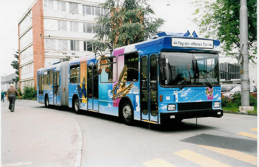 (035'632) - VBL Luzern - Nr. 199 - NAW/Hess Gelenktrolleybus am 28. August 1999 in Luzern, Depot