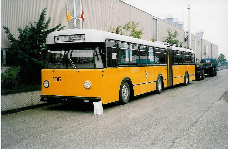 (035'815) - VBSH Schaffhausen (TVS) - Nr. 105 - Berna/SWS-R&J Gelenktrolleybus am 28. August 1999 in Oensingen, Saurertreffen