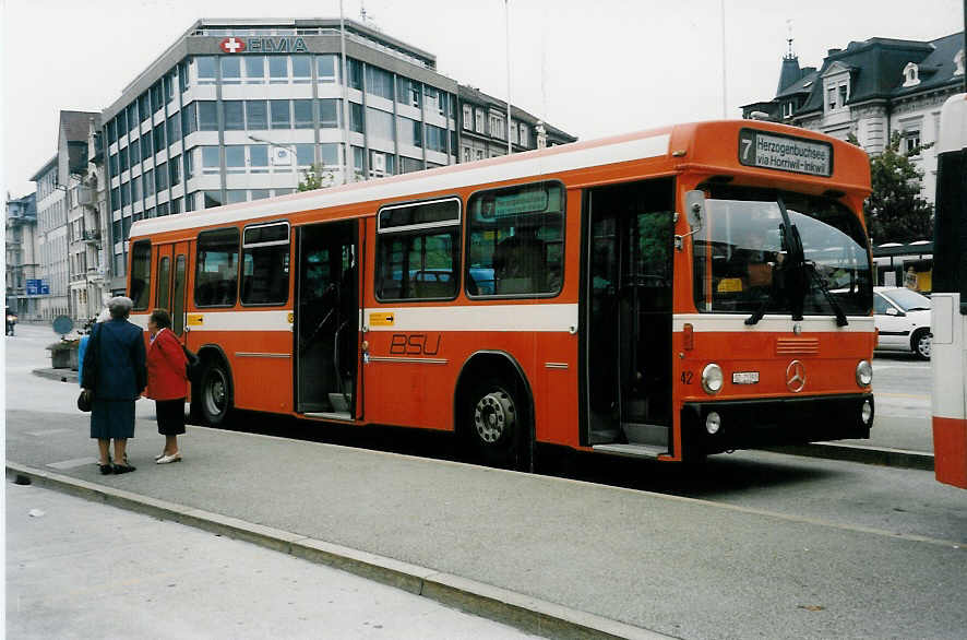 (037'002) - BSU Solothurn - Nr. 42/SO 21'393 - Mercedes/Hess am 19. September 1999 beim Hauptbahnhof Solothurn