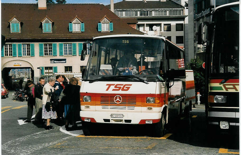 (037'202) - STI Thun - Nr. 7/BE 120'517 - Mercedes/Auwrter (ex TSG Blumenstein Nr. 7) am 27. September 1999 beim Bahnhof Thun