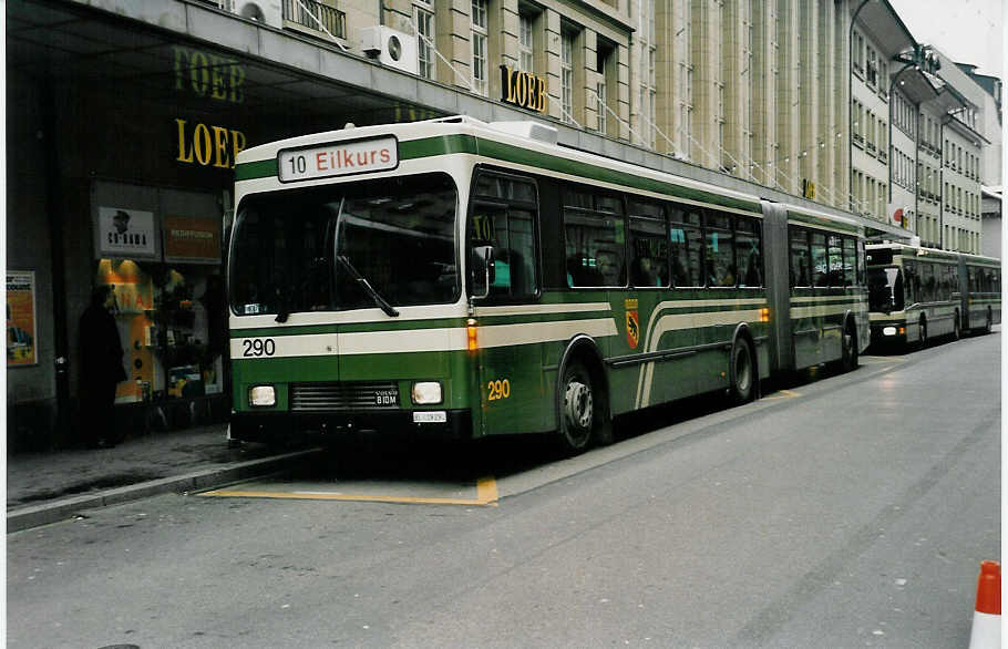 (037'806) - SVB Bern - Nr. 290/BE 419'290 - Volvo/R&J-Hess-Gangloff am 25. November 1999 beim Bahnhof Bern