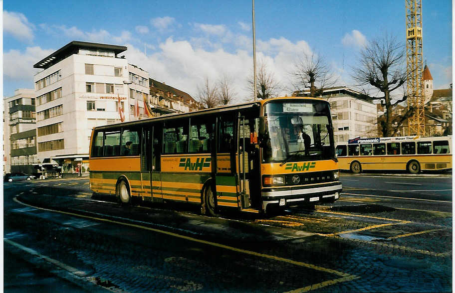 (038'016) - AvH Heimenschwand - Nr. 3/BE 26'509 - Setra (ex AGS Sigriswil Nr. 1) am 20. Dezember 1999 beim Bahnhof Thun