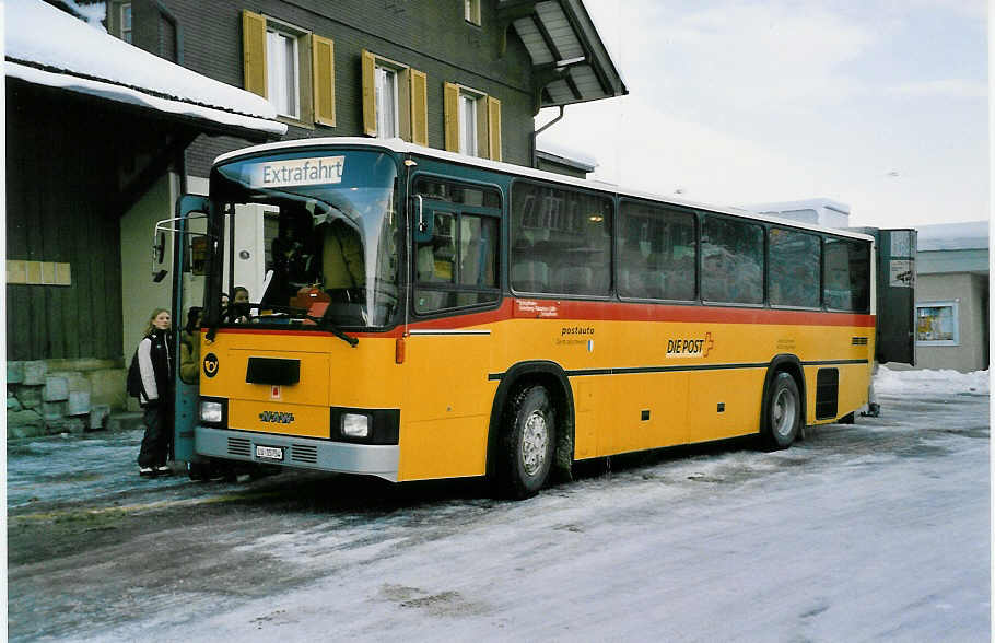 (038'130) - Schnider, Schpfheim - LU 15'754 - NAW/R&J am 30. Dezember 1999 beim Bahnhof Schpfheim