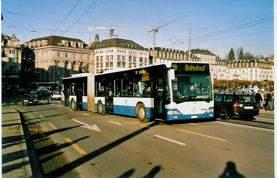 (038'205) - Heggli, Kriens - Nr. 710/LU 15'129 - Mercedes am 30. Dezember 1999 in Luzern, Schwanenplatz