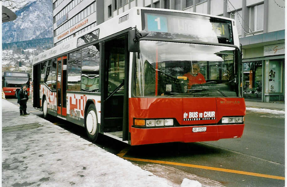 (038'434) - SBC Chur - Nr. 2/GR 97'502 - Neoplan am 1. Januar 2000 beim Bahnhof Chur