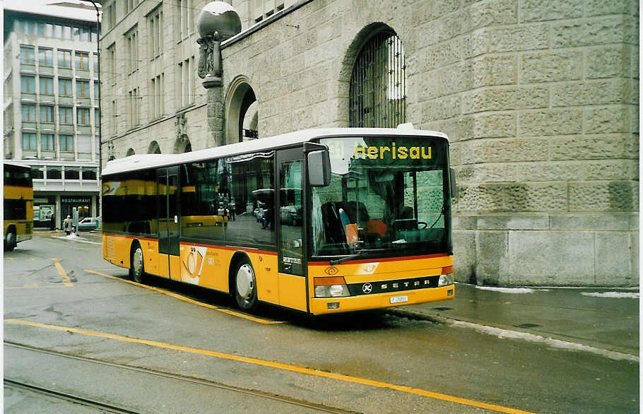 (038'613) - PTT-Regie - P 25'851 - Setra am 1. Januar 2000 beim Bahnhof St. Gallen
