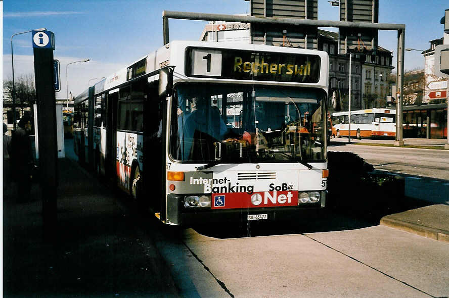 (039'228) - BSU Solothurn - Nr. 57/SO 66'477 - Mercedes am 21. Februar 2000 beim Hauptbahnhof Solothurn