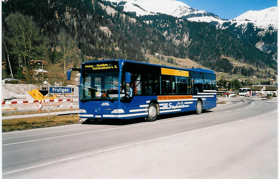(039'403) - AFA Adelboden - Nr. 1/BE 19'692 - Mercedes am 27. Februar 2000 beim Bahnhof Frutigen