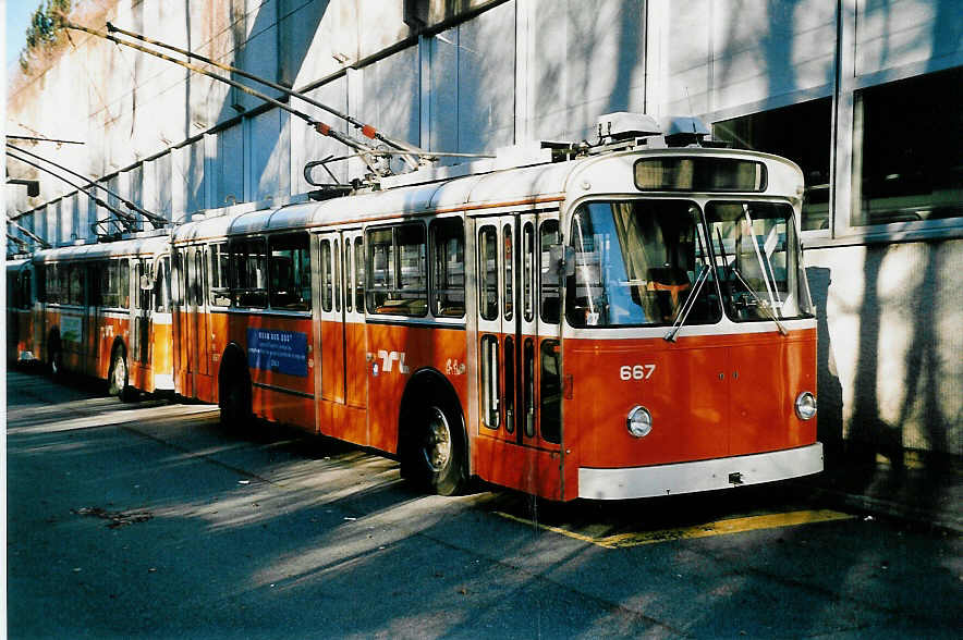 (039'521) - TL Lausanne - Nr. 667 - FBW/Eggli Trolleybus am 5. Mrz 2000 in Lausanne, Dpt Borde