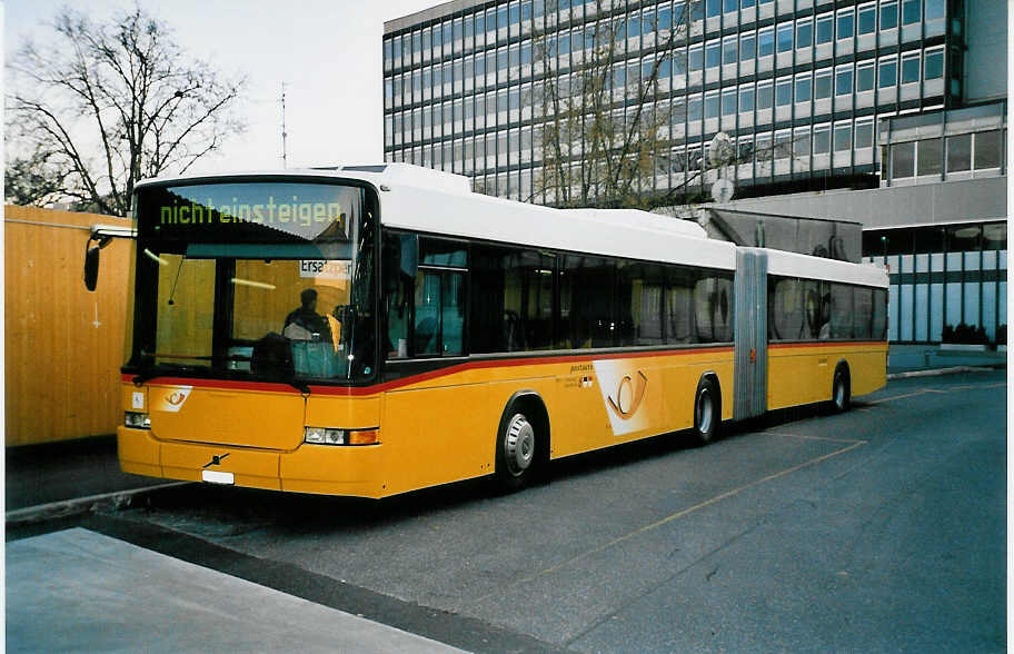 (039'528) - PTT-Regie - P 27'730 - Volvo/Hess am 5. Mrz 2000 in Bern, Postautostation