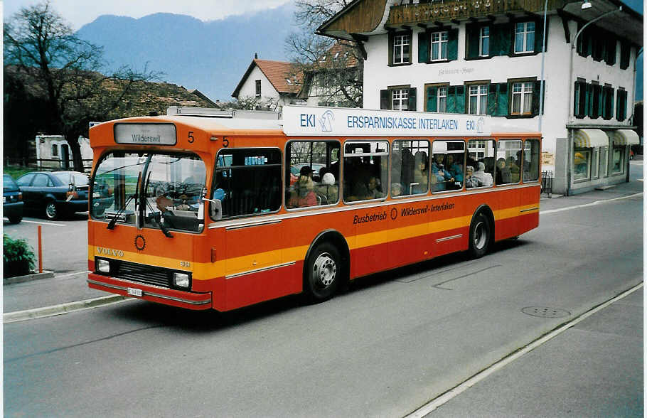(039'827) - BOB Interlaken - Nr. 1/BE 349'333 - Volvo/Lauber am 17. Mrz 2000 in Matten, Dorfstrasse