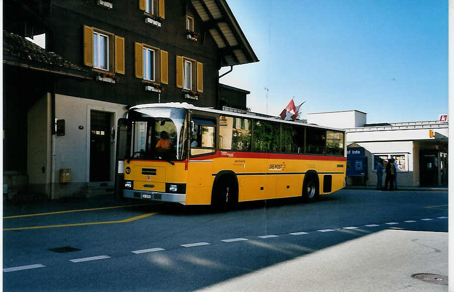 (040'725) - Schnider, Schpfheim - LU 15'754 - NAW/R&J am 1. Juni 2000 beim Bahnhof Schpfheim