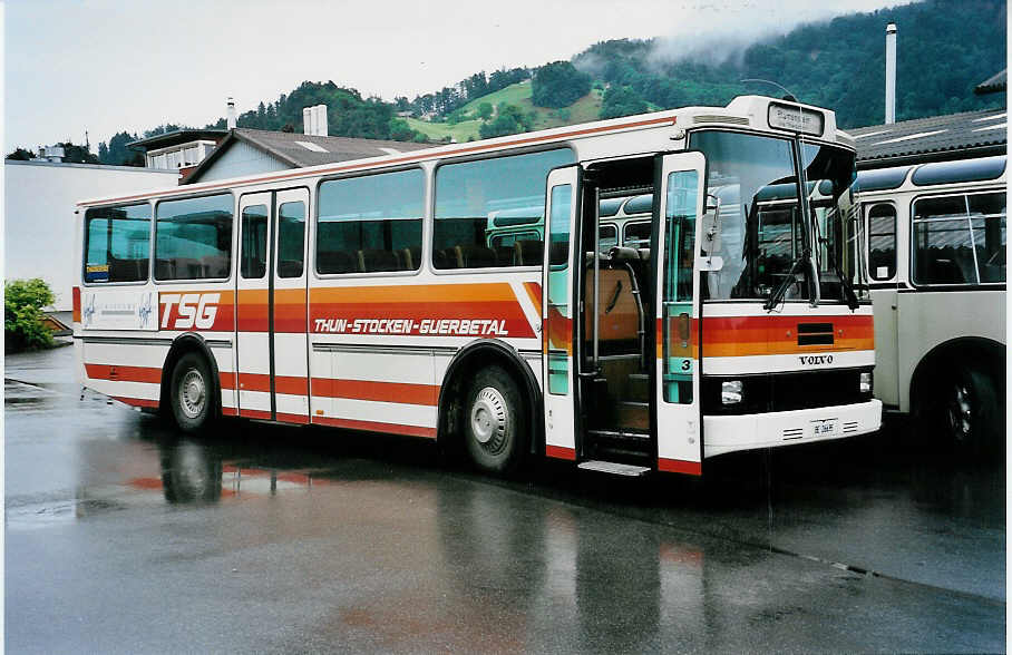 (040'819) - STI Thun - Nr. 3/BE 26'635 - Volvo/R&J (ex TSG Blumenstein Nr. 3) am 6. Juni 2000 in Thun, Garage