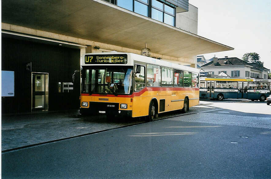 (040'926) - Ryffel, Uster - Nr. 30/ZH 589'912 - NAW/Hess am 18. Juni 2000 beim Bahnhof Uster