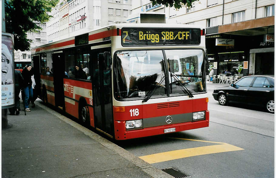 (041'902) - VB Biel - Nr. 118/BE 512'118 - Mercedes am 12. Juli 2000 beim Bahnhof Biel