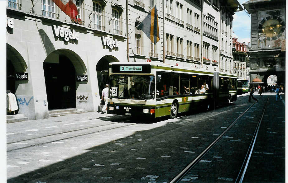 (042'027) - SVB Bern - Nr. 222/BE 513'222 - MAN am 18. Juli 2000 in Bern, Marktgasse