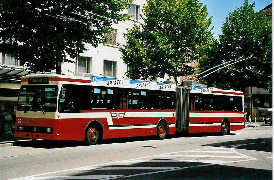 (042'212) - VB Biel - Nr. 65 - Volvo/R&J Gelenktrolleybus am 20. Juli 2000 in Biel, Mhlebrcke